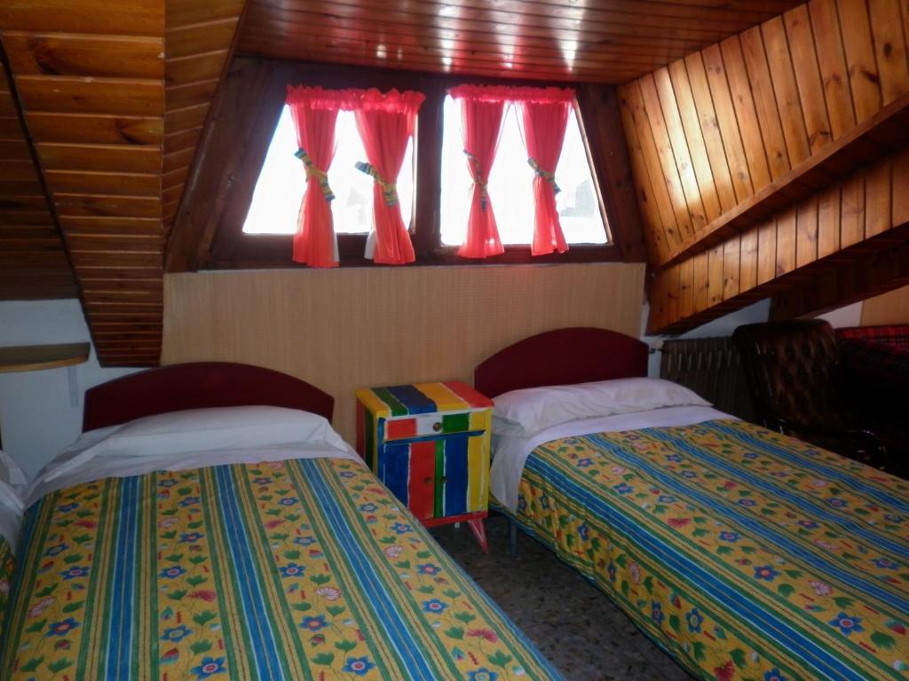 Hôtel Fonda Cerdanya à Puigcerdà Extérieur photo